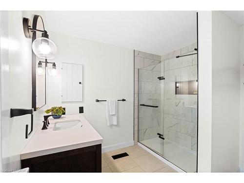 296 Edgehill Drive, Kitchener, ON - Indoor Photo Showing Bathroom