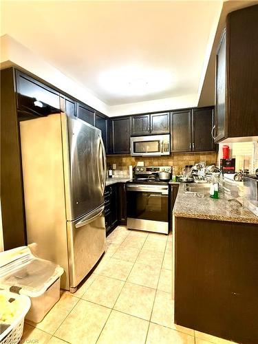183 Chase Crescent, Cambridge, ON - Indoor Photo Showing Kitchen
