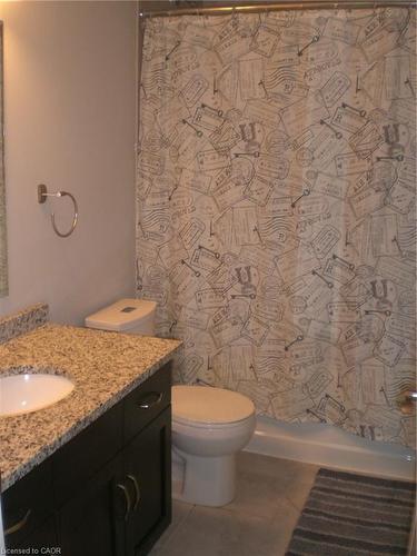7-625 Blackbridge Road, Cambridge, ON - Indoor Photo Showing Bathroom