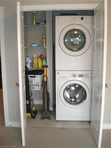 7-625 Blackbridge Road, Cambridge, ON - Indoor Photo Showing Laundry Room