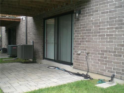 7-625 Blackbridge Road, Cambridge, ON - Outdoor With Exterior