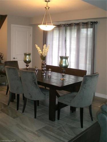 7-625 Blackbridge Road, Cambridge, ON - Indoor Photo Showing Dining Room