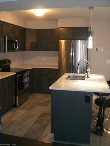 7-625 Blackbridge Road, Cambridge, ON - Indoor Photo Showing Kitchen