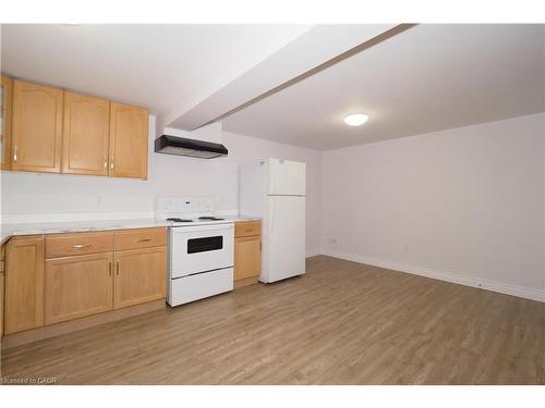 129 Hazelglen Drive, Kitchener, ON - Indoor Photo Showing Kitchen