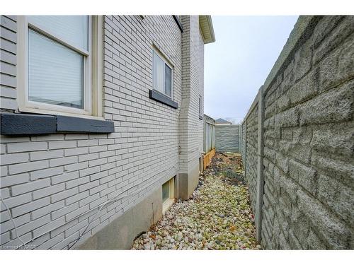 155 Wellington Street N, Kitchener, ON - Outdoor With Exterior