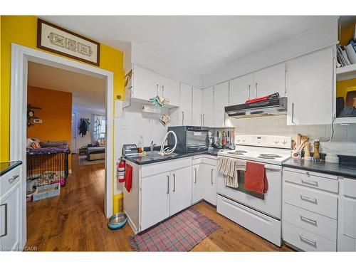 22 Agnes Street, Hamilton, ON - Indoor Photo Showing Kitchen