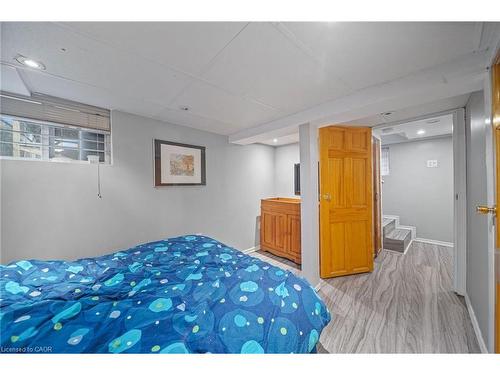 22 Agnes Street, Hamilton, ON - Indoor Photo Showing Bedroom