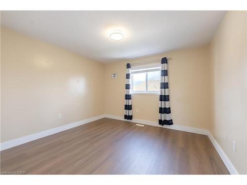 263 Hepburn Crescent, Hamilton, ON - Indoor Photo Showing Other Room