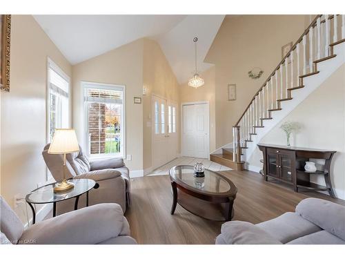 263 Hepburn Crescent, Hamilton, ON - Indoor Photo Showing Living Room