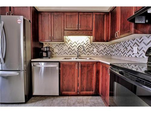 206 Westmeadow Drive, Kitchener, ON - Indoor Photo Showing Kitchen With Stainless Steel Kitchen With Double Sink