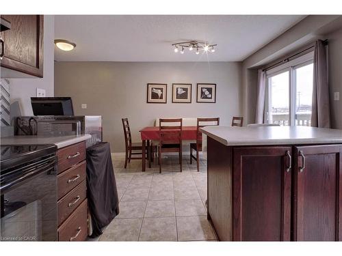 206 Westmeadow Drive, Kitchener, ON - Indoor Photo Showing Kitchen