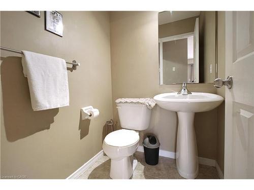 206 Westmeadow Drive, Kitchener, ON - Indoor Photo Showing Bathroom