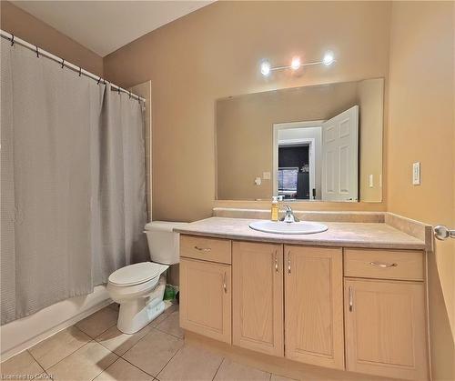 206 Westmeadow Drive, Kitchener, ON - Indoor Photo Showing Bathroom