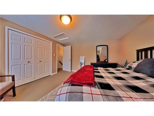 206 Westmeadow Drive, Kitchener, ON - Indoor Photo Showing Bedroom