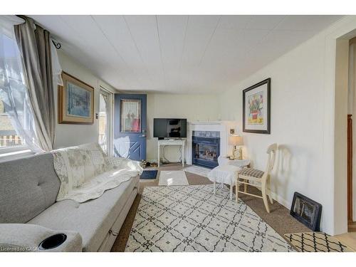 458 Upper Wentworth Street, Hamilton, ON - Indoor Photo Showing Living Room With Fireplace