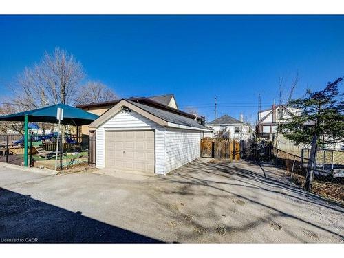 458 Upper Wentworth Street, Hamilton, ON - Outdoor