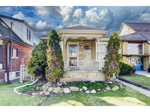 458 Upper Wentworth Street, Hamilton, ON - Outdoor