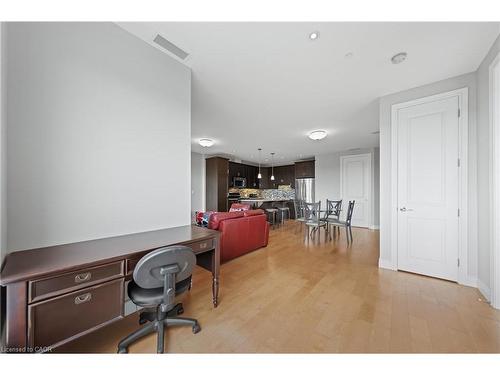 706-223 Erb Street W, Waterloo, ON - Indoor