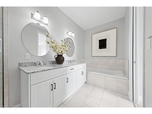 706-223 Erb Street W, Waterloo, ON - Indoor Photo Showing Bathroom