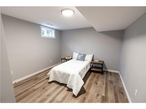 19 Russell Street, Brantford, ON - Indoor Photo Showing Bedroom