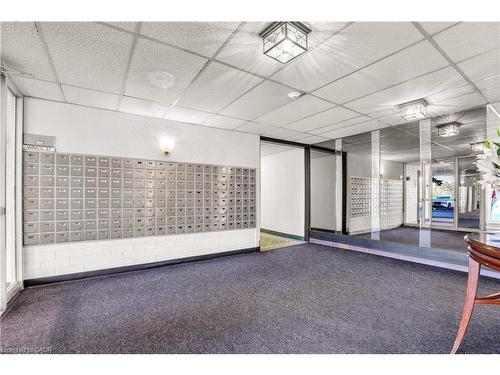 809-225 Harvard Place, Waterloo, ON - Indoor Photo Showing Other Room