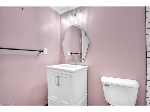 809-225 Harvard Place, Waterloo, ON - Indoor Photo Showing Bathroom