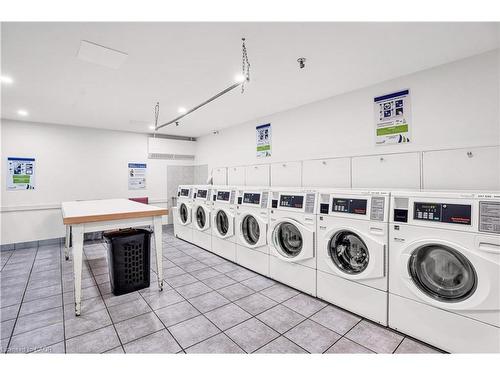 809-225 Harvard Place, Waterloo, ON - Indoor Photo Showing Laundry Room