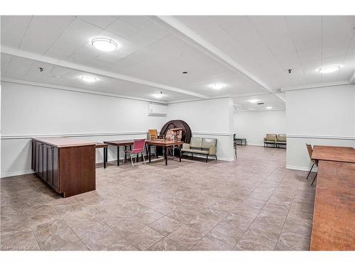 809-225 Harvard Place, Waterloo, ON - Indoor