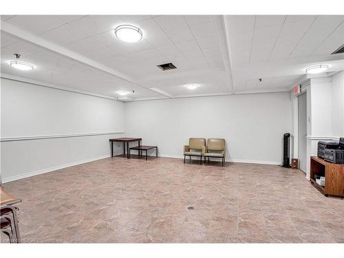 809-225 Harvard Place, Waterloo, ON - Indoor