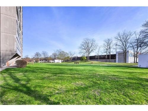 809-225 Harvard Place, Waterloo, ON - Outdoor