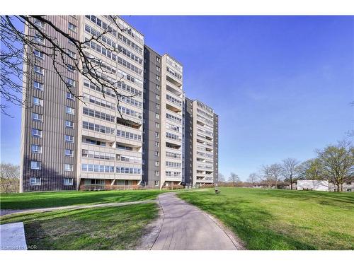 809-225 Harvard Place, Waterloo, ON - Outdoor With Facade