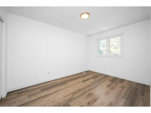 5193 Banting Court, Burlington, ON - Indoor Photo Showing Other Room
