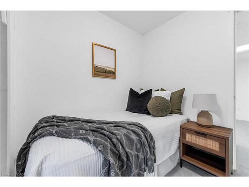 11 Ford Street, Hamilton, ON - Indoor Photo Showing Bedroom