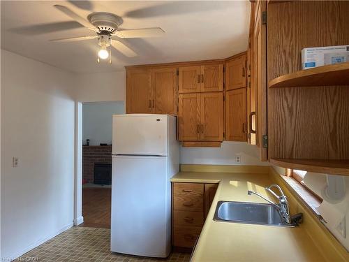 903 Danforth Place, Burlington, ON - Indoor Photo Showing Kitchen