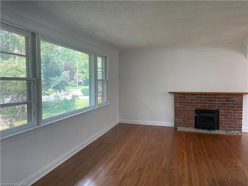 903 Danforth Place, Burlington, ON - Indoor With Fireplace
