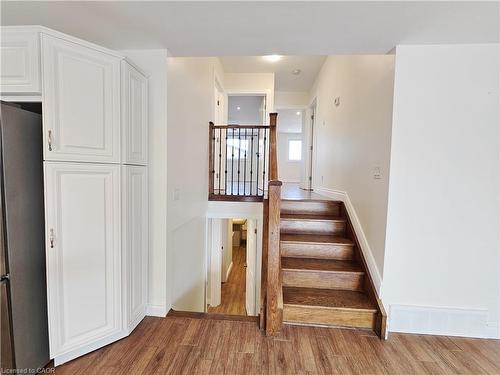 Main-4 Markham Crescent, Hamilton, ON - Indoor Photo Showing Other Room