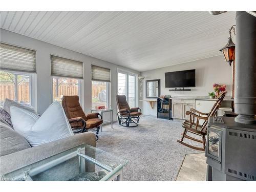 271 Haller Crescent, Caledonia, ON -  Photo Showing Living Room