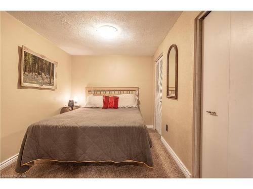271 Haller Crescent, Caledonia, ON - Indoor Photo Showing Bedroom