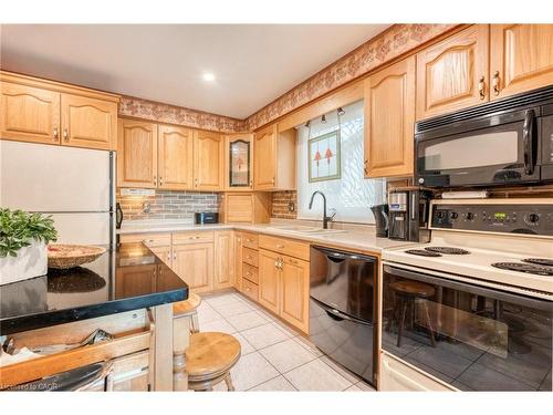 271 Haller Crescent, Caledonia, ON - Indoor Photo Showing Kitchen