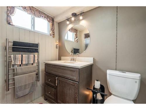 271 Haller Crescent, Caledonia, ON - Indoor Photo Showing Bathroom
