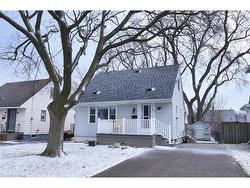 180 Adair Avenue N Hamilton, ON L8H 6A9