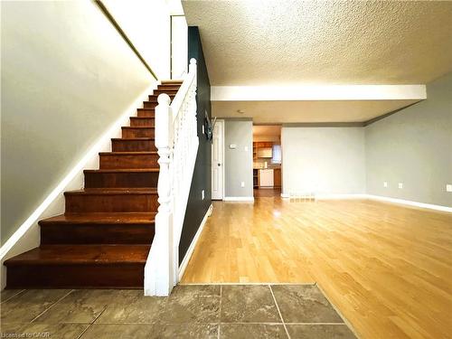 20 Daybreak Drive, London, ON - Indoor Photo Showing Other Room