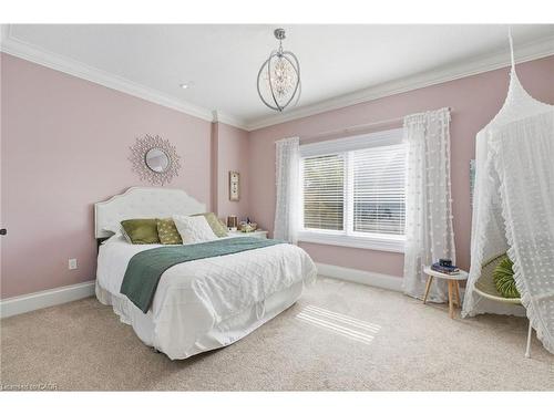 855 Avenue Road, Cambridge, ON - Indoor Photo Showing Bedroom