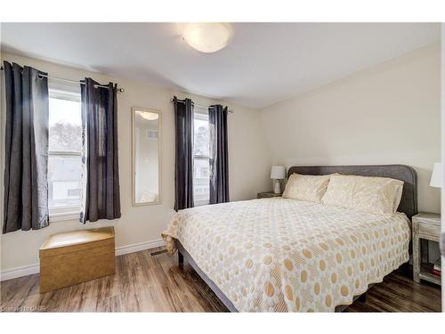 12 Baker Street, Hamilton, ON - Indoor Photo Showing Bedroom