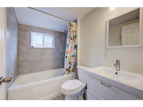 12 Baker Street, Hamilton, ON - Indoor Photo Showing Bathroom