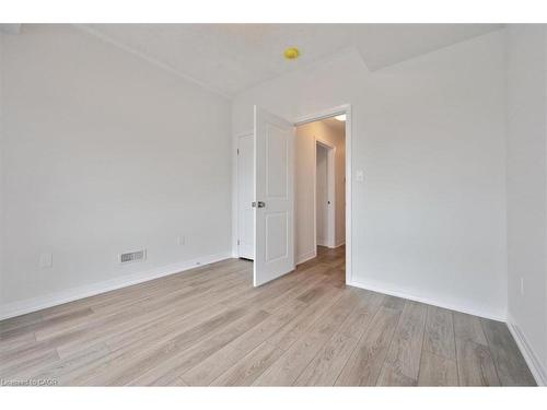 135 Reverie Way, Kitchener, ON - Indoor Photo Showing Other Room