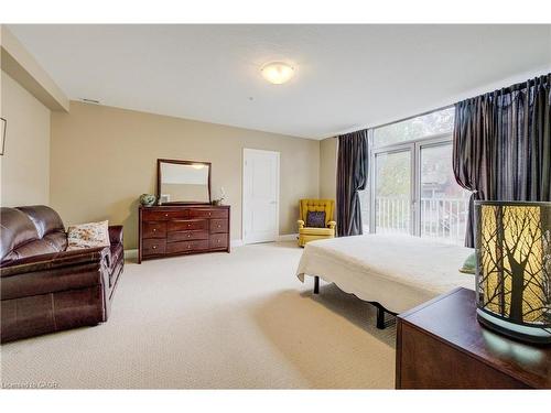 105-165 Duke Street E, Kitchener, ON - Indoor Photo Showing Bedroom