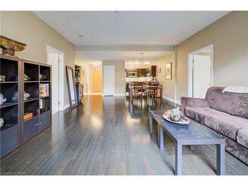 105-165 Duke Street E, Kitchener, ON - Indoor Photo Showing Living Room