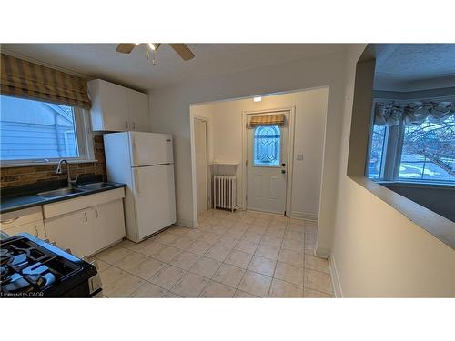 125 Auburn Avenue, Hamilton, ON - Indoor Photo Showing Kitchen With Double Sink