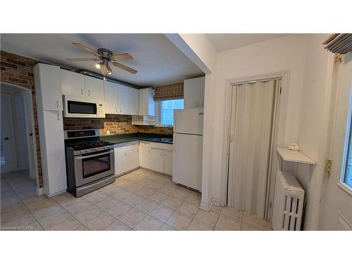 125 Auburn Avenue, Hamilton, ON - Indoor Photo Showing Kitchen